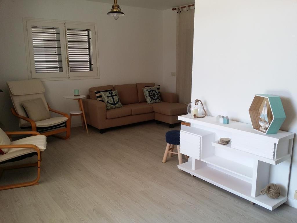 Casa Josep, Urbanizacion Calafat, Zona Residencial, Frente Al Mar, A 5 Mn De La Playa, Wifi Y Aire Acondicionado * Calafat