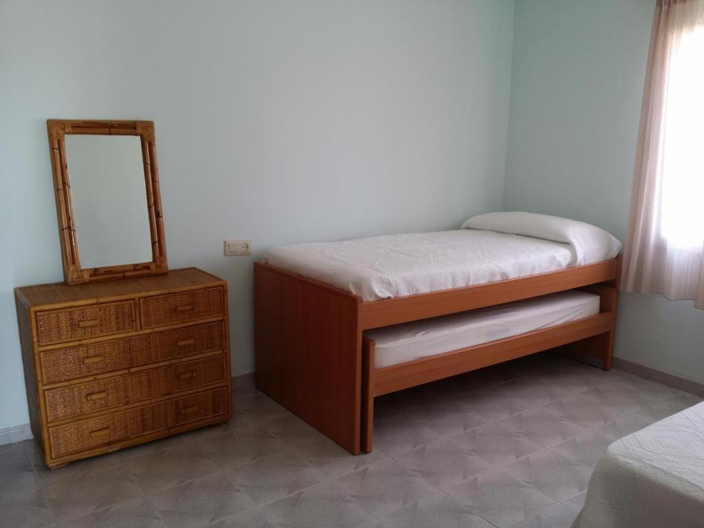 Casa Josep, Urbanizacion Calafat, Zona Residencial, Frente Al Mar, A 5 Mn De La Playa, Wifi Y Aire Acondicionado * Calafat